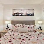 100 Meters To Metro Beaudry - Full Apartments - 1 Minute Walk To The Famous St Catherine Street - Montcalm Units