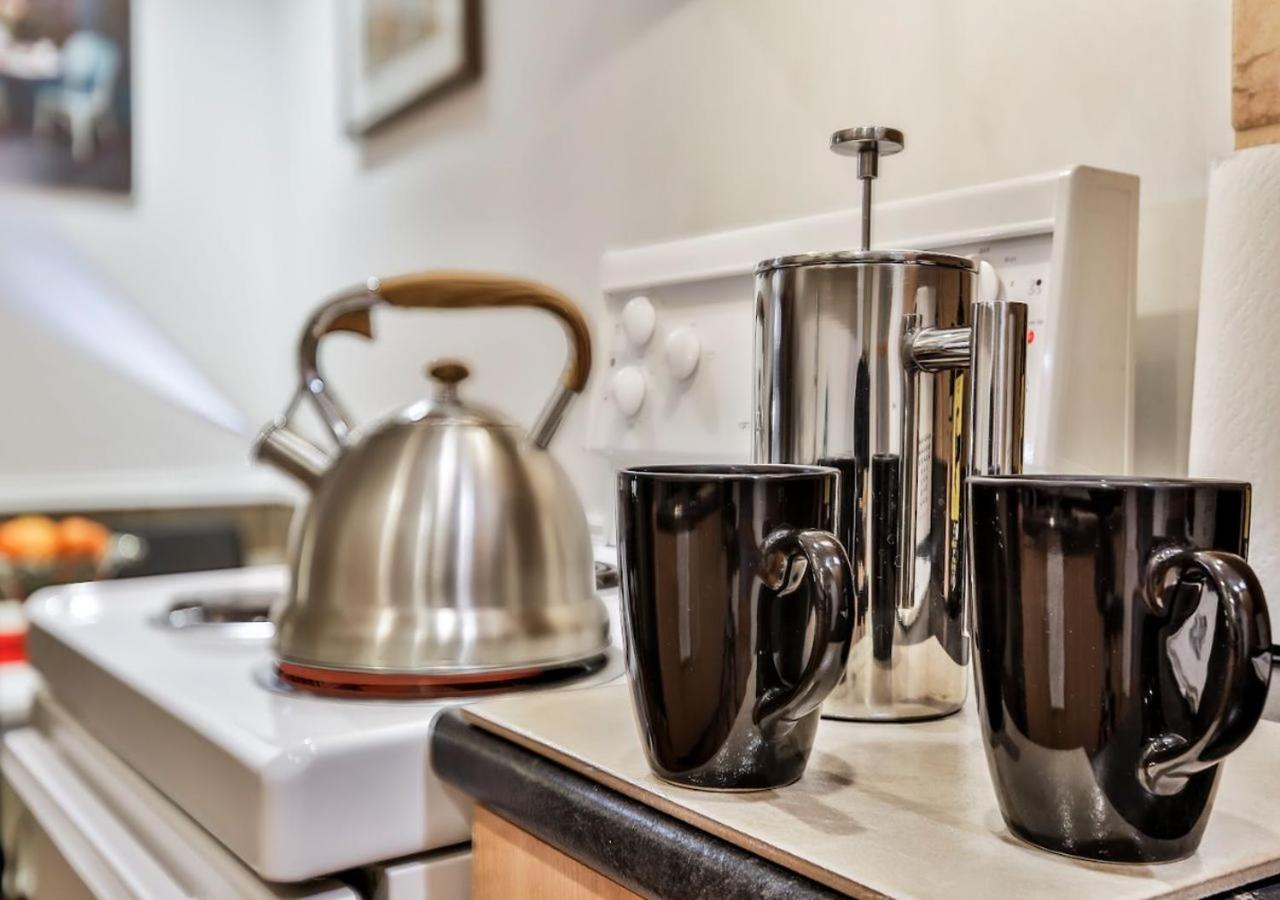 Apartment 100 Meters To Metro Beaudry - Full - 1 Minute Walk To The Famous St Catherine Street - Montcalm Units