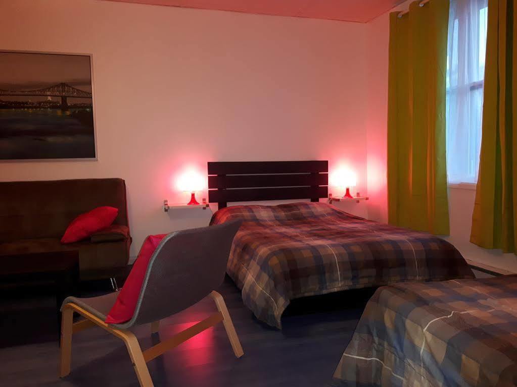 100 Meters To Metro Beaudry - Full - 1 Minute Walk To The Famous St Catherine Street - Montcalm Units Apartment *